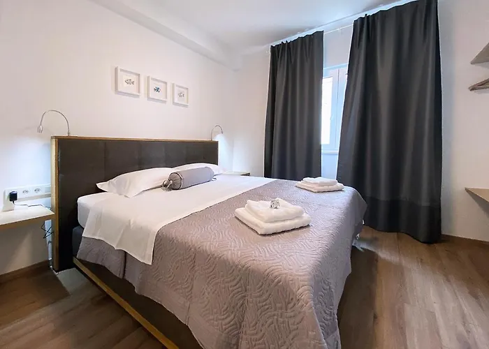 Marisa Hvar هفار