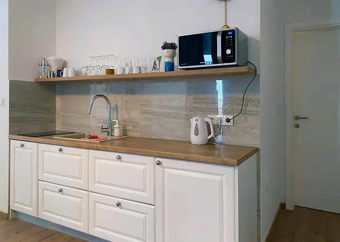 Marisa Hvar * هفار